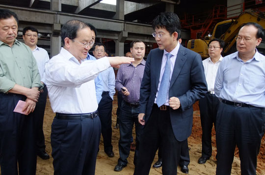 省委副書記、省長鹿心社蒞臨我公司視察 實地指導四特科技工業園項目建設工作