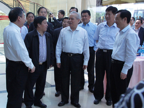 全國政協副主席、全國工商聯主席王欽敏蒞臨公司視察