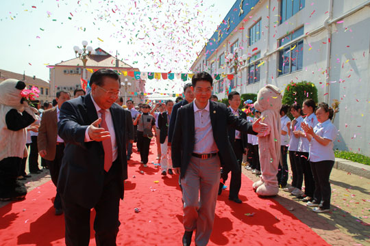 同發展，共超越，向更具成長力與戰斗力的行業領軍企業邁進